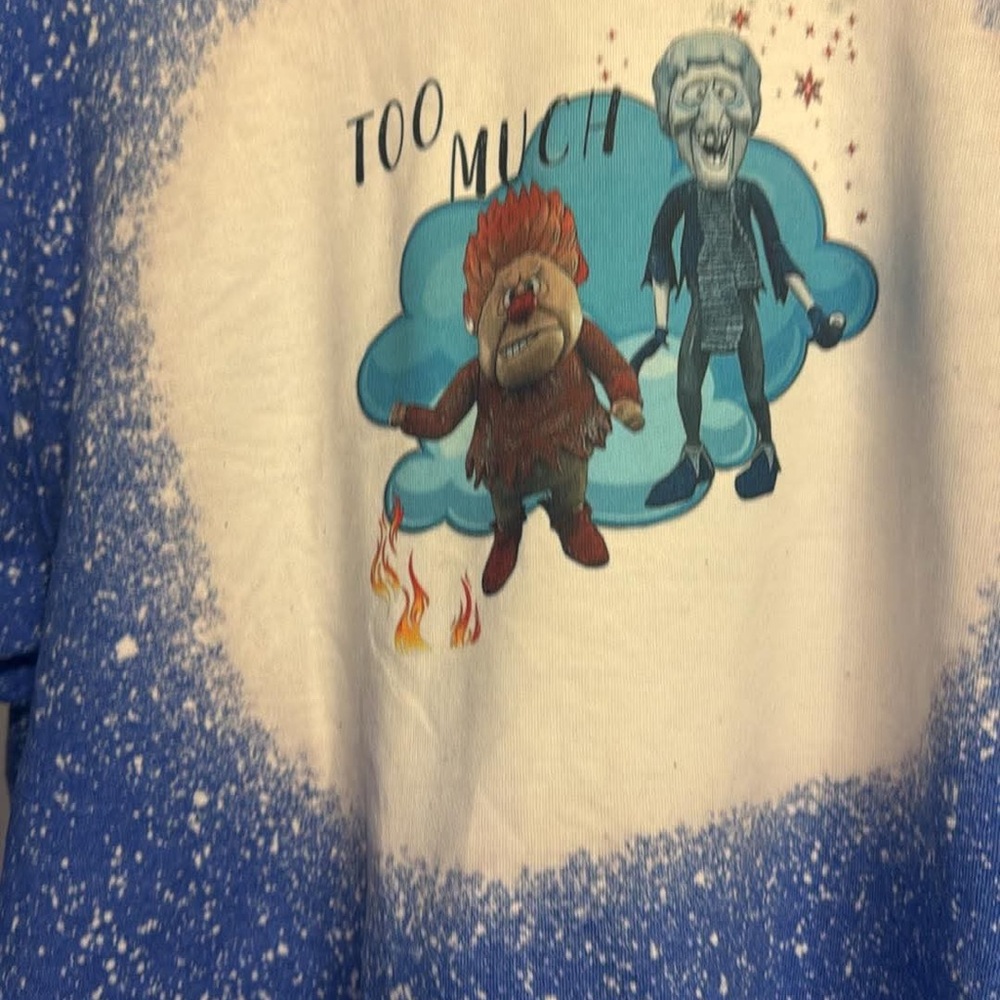 Christmas Graphic sweatshirt from the movie Santa is Coming to Town  size XL